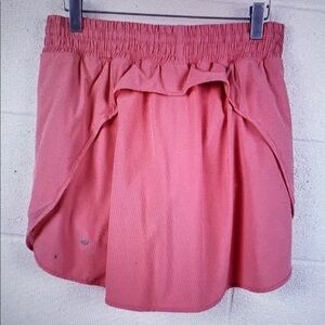 Lululemon Hotty Hot HR Skirt Long Size 8 Raspberry Cream RPCR 00823
